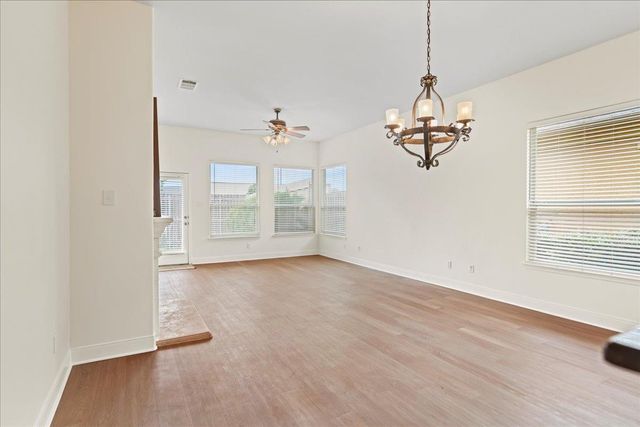 2210 Onion Creek PKWY 604, Austin, TX 78747