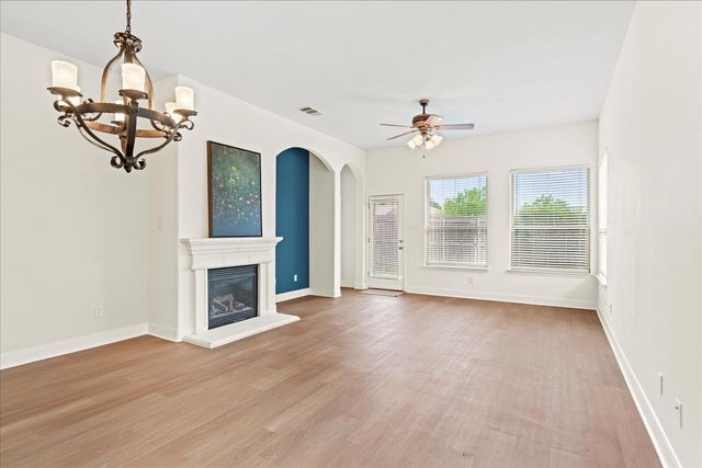 2210 Onion Creek PKWY 604, Austin, TX 78747