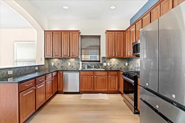 2210 Onion Creek PKWY 604, Austin, TX 78747