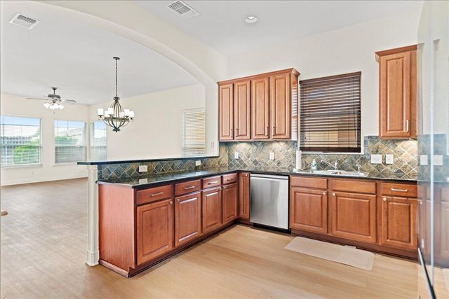 2210 Onion Creek PKWY 604, Austin, TX 78747