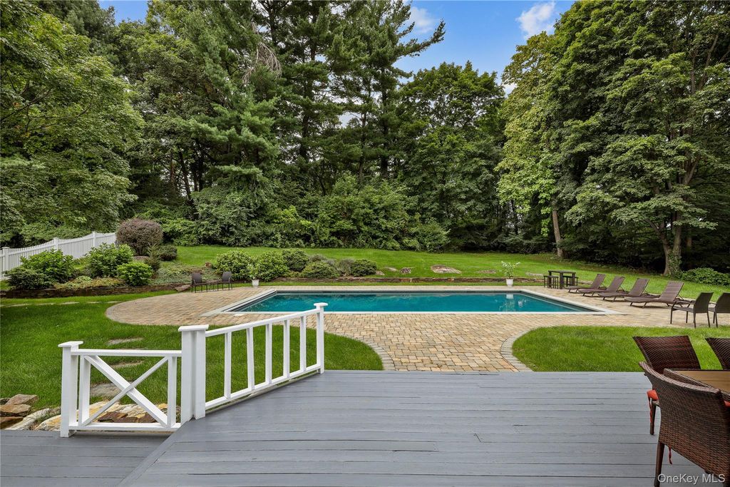 218 McLain Street, Bedford Corners, NY 10549 — photo 2