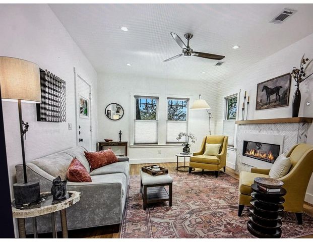 106 E 35th ST, Austin, TX 78705