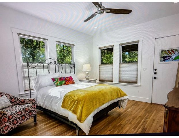 106 E 35th ST, Austin, TX 78705