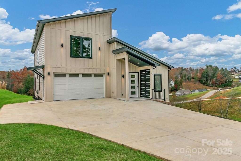 52 Temujin Drive, Leicester, NC 28748