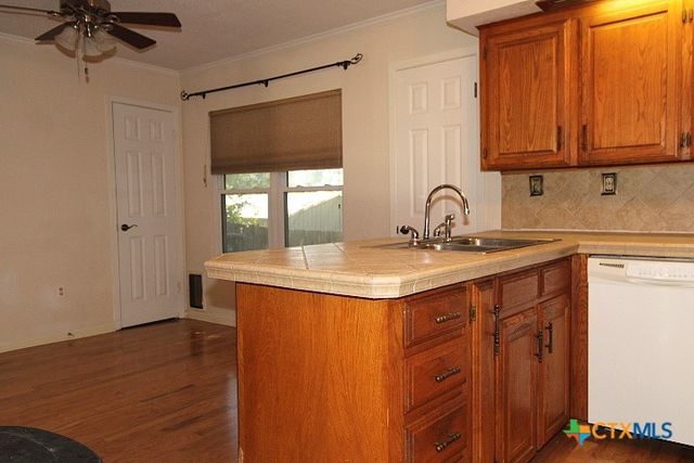 2203 Crescent Drive, Copperas Cove, TX 76522