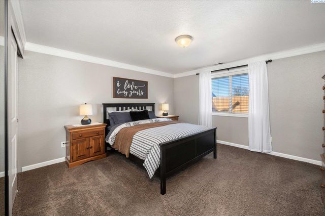 6611 Fenway Dr, Pasco, WA 99301