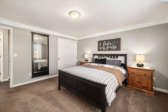 6611 Fenway Dr, Pasco, WA 99301