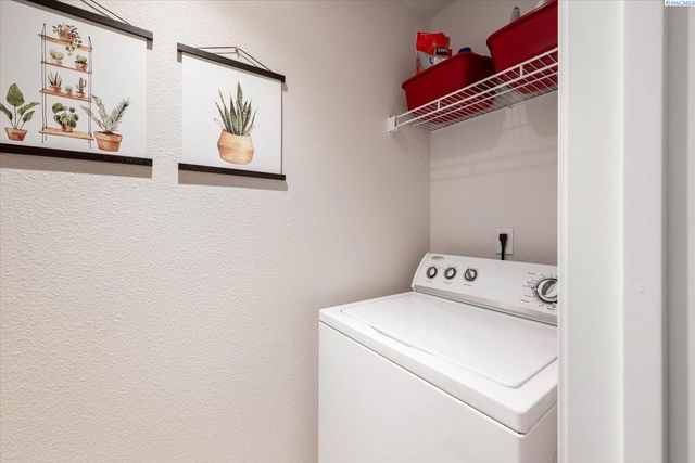 6611 Fenway Dr, Pasco, WA 99301