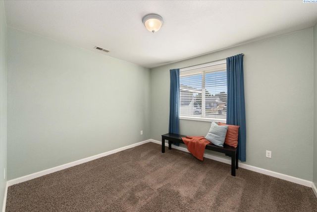 6611 Fenway Dr, Pasco, WA 99301