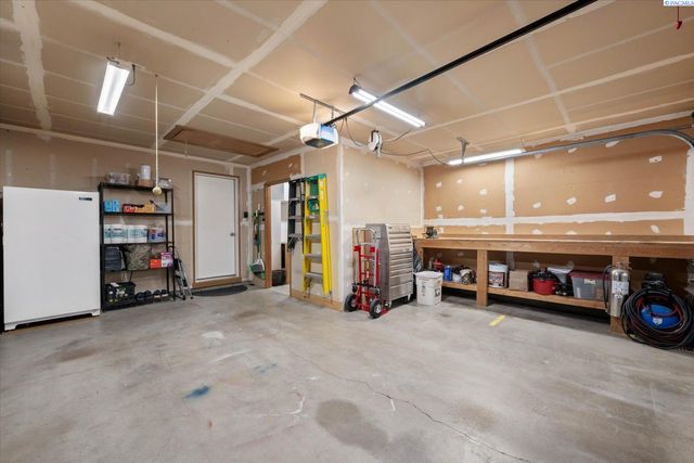 6611 Fenway Dr, Pasco, WA 99301