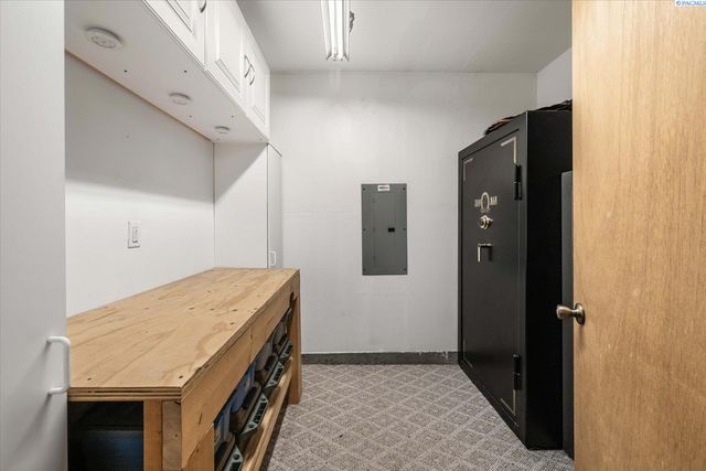 6611 Fenway Dr, Pasco, WA 99301