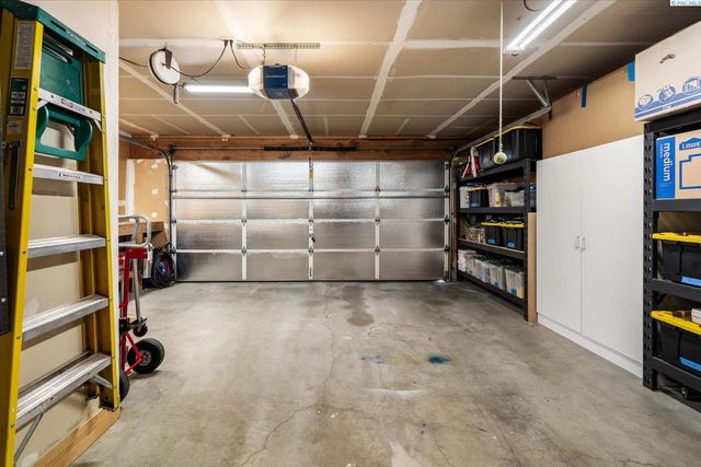 6611 Fenway Dr, Pasco, WA 99301