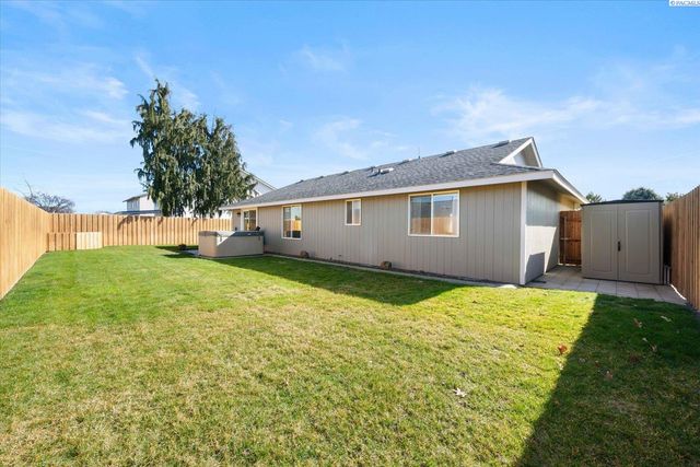 6611 Fenway Dr, Pasco, WA 99301
