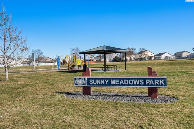 6611 Fenway Dr, Pasco, WA 99301