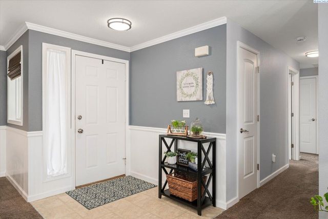 6611 Fenway Dr, Pasco, WA 99301