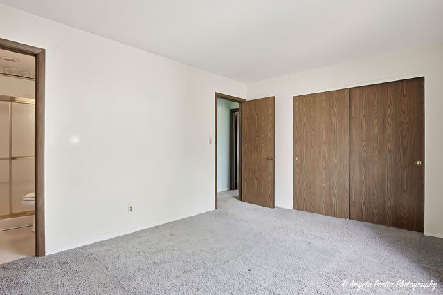 4911 W Bromley Drive, Mchenry, IL 60050