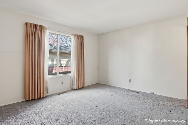 4911 W Bromley Drive, Mchenry, IL 60050