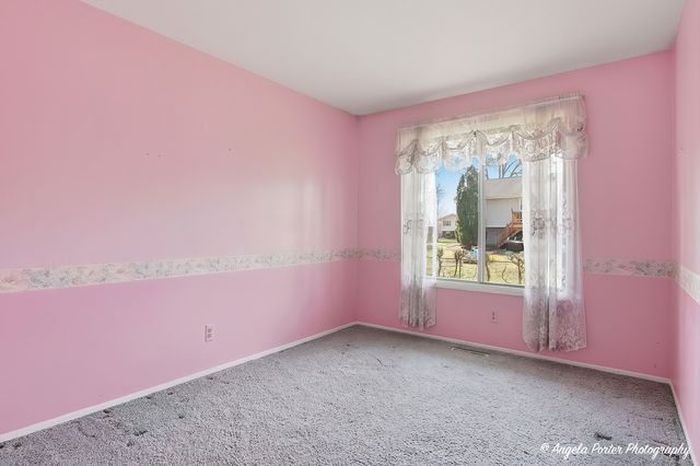 4911 W Bromley Drive, Mchenry, IL 60050