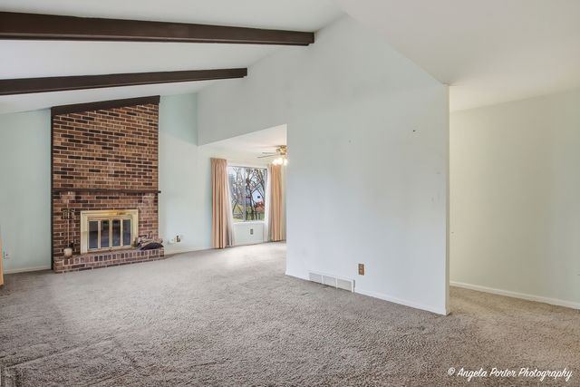 4911 W Bromley Drive, Mchenry, IL 60050