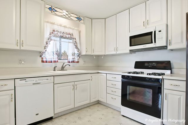 4911 W Bromley Drive, Mchenry, IL 60050