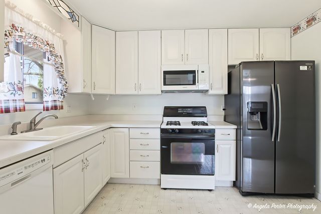 4911 W Bromley Drive, Mchenry, IL 60050