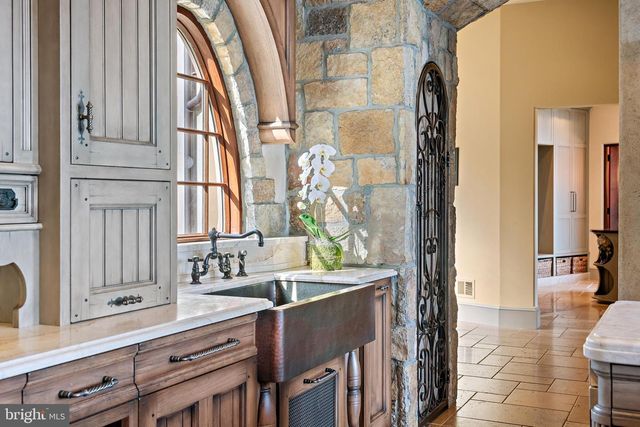 1716 SEVERN FOREST DR, Annapolis, MD 21401