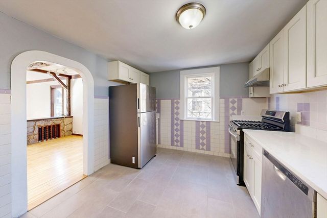 5 Alcott St, Boston, MA 02134