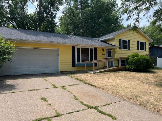 8401 79th Street S, Cottage Grove, MN 55016