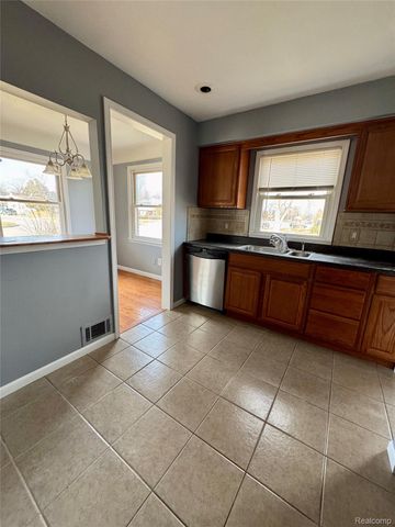 14613 Trenton Road, Southgate, MI 48195