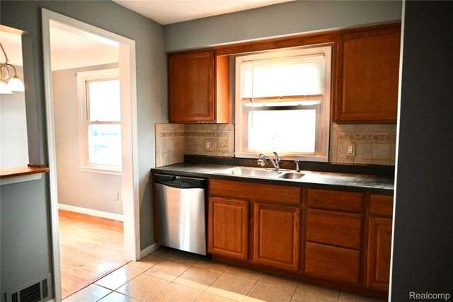 14613 Trenton Road, Southgate, MI 48195