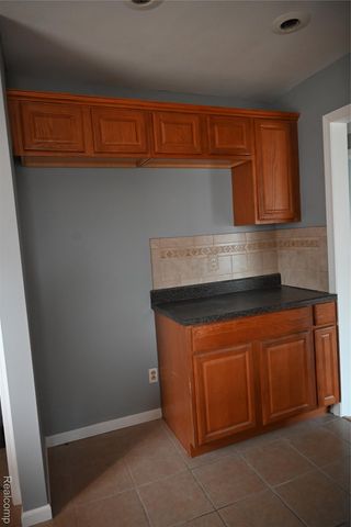 14613 Trenton Road, Southgate, MI 48195