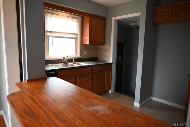 14613 Trenton Road, Southgate, MI 48195