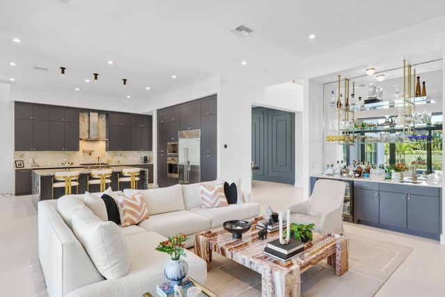 17057 Cappuccino Way, Boca Raton, FL 33496