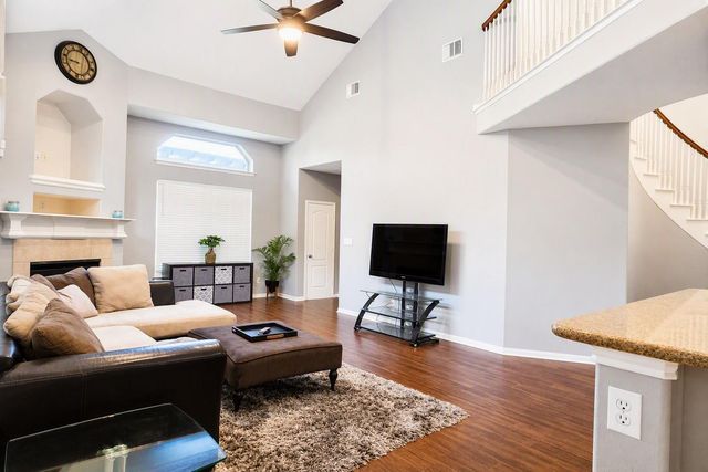 15 Oakmont Court, Jersey Village, TX 77064