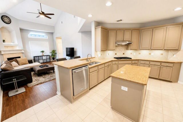 15 Oakmont Court, Jersey Village, TX 77064