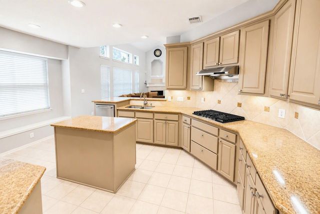15 Oakmont Court, Jersey Village, TX 77064