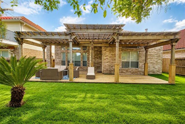 15 Oakmont Court, Jersey Village, TX 77064