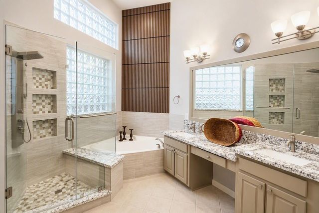 15 Oakmont Court, Jersey Village, TX 77064