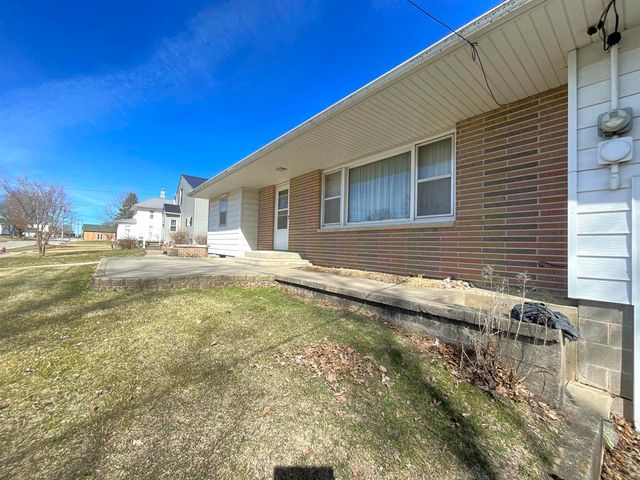 221 Mission Street, Strawberry Point, IA 52076