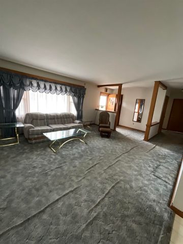 221 Mission Street, Strawberry Point, IA 52076