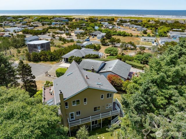33704 J Place, Ocean Park, WA 98640