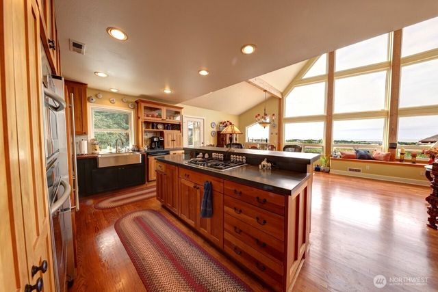 33704 J Place, Ocean Park, WA 98640