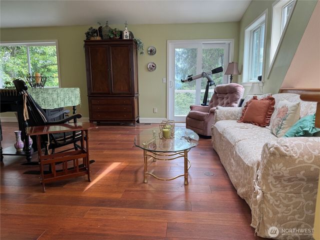 33704 J Place, Ocean Park, WA 98640