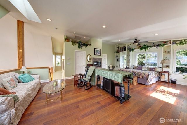 33704 J Place, Ocean Park, WA 98640