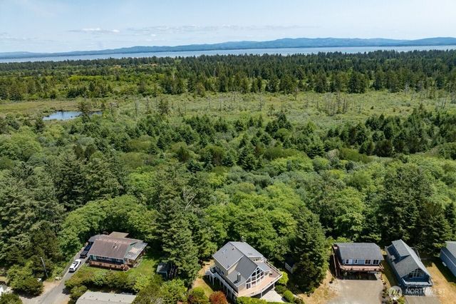 33704 J Place, Ocean Park, WA 98640
