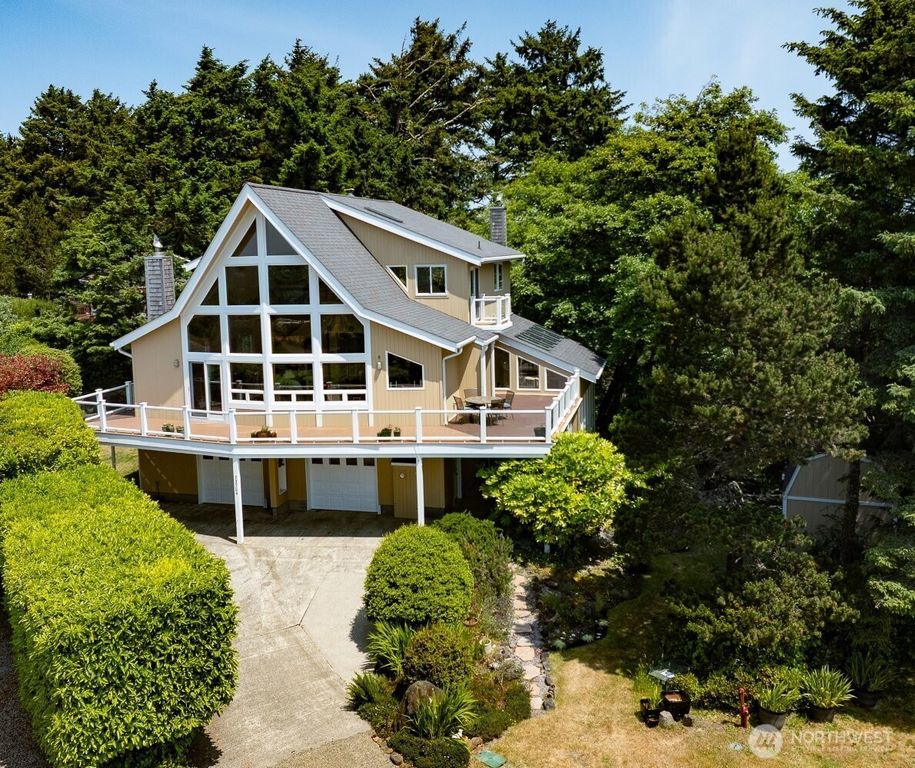 33704 J Place, Ocean Park, WA 98640