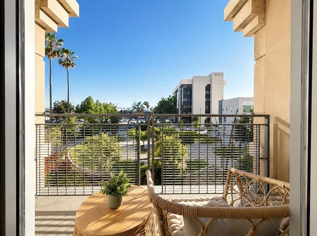 175 W Saint James Street 304, San Jose, CA 95110