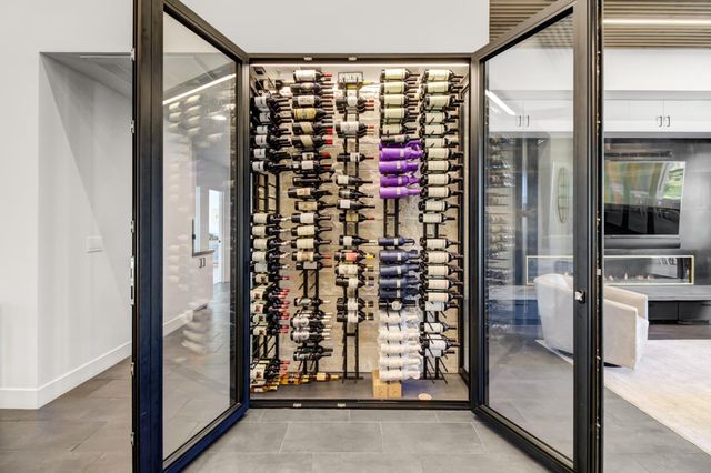 3321 Sierra Oaks Dr, Sacramento, CA 95864