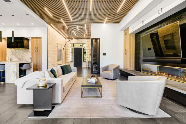 3321 Sierra Oaks Dr, Sacramento, CA 95864