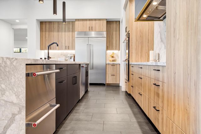 3321 Sierra Oaks Dr, Sacramento, CA 95864